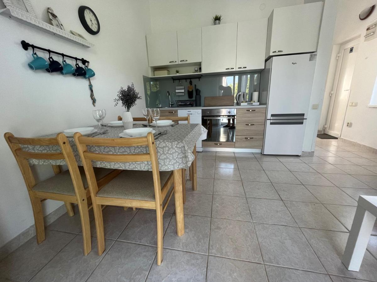 Pinezici Apartman Niccole Exterior photo