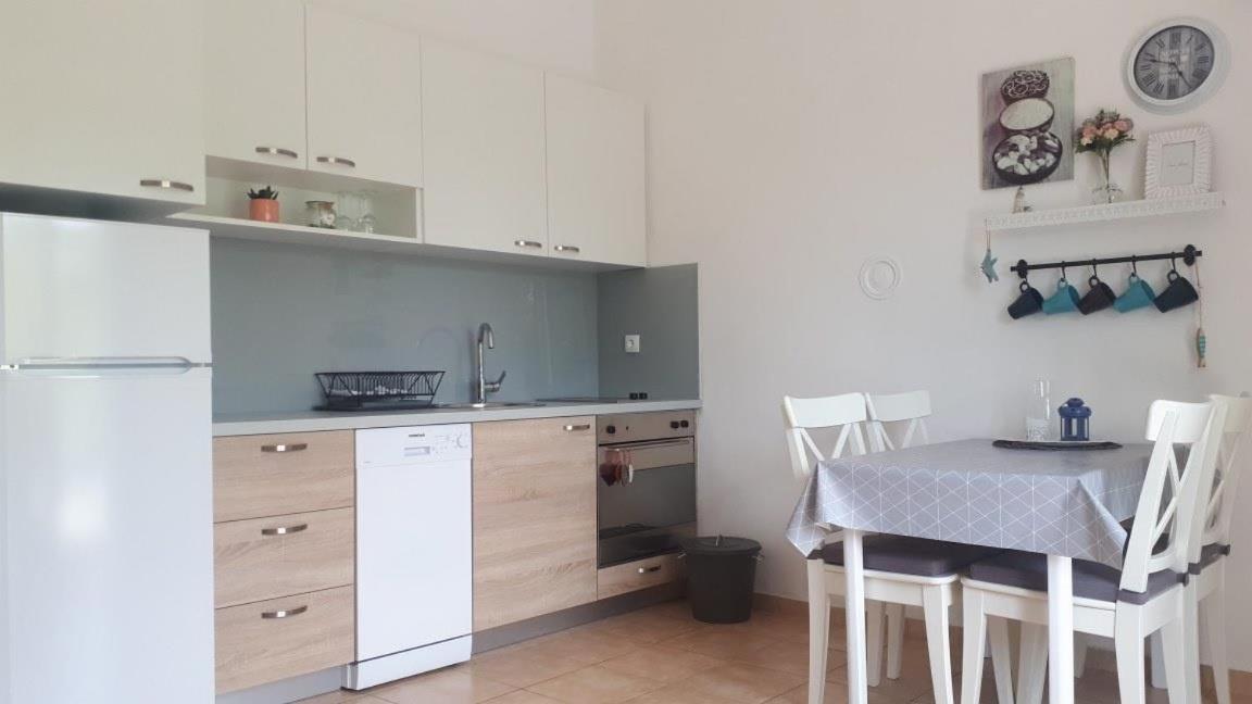 Pinezici Apartman Niccole Exterior photo
